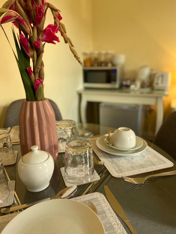 The Ashton Gate Mews Hotell Bristol Eksteriør bilde
